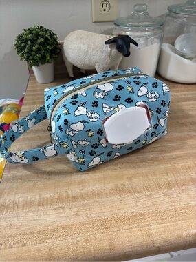 Nice diaper bag and wet wipes for baby